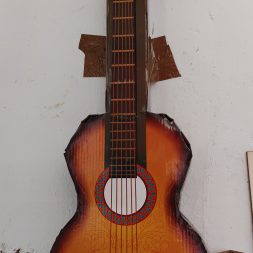 CRAZY GUITAR (1 BOX)